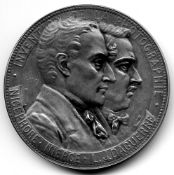 NIÉPCE & DAGUERRE: A PRIZE MEDAL A rare silver prize medal, approx. 5cm.