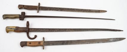 Four various WWI pattern bayonets:,
