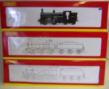Hornby, a 4-4-0 locomotive No 40663 with six wheel tender: in BR black livery,