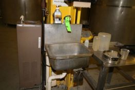 S/S Sink with Knee Controls