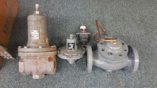 (4) Fisher Pressure Regulators Type 95H 1 3/4