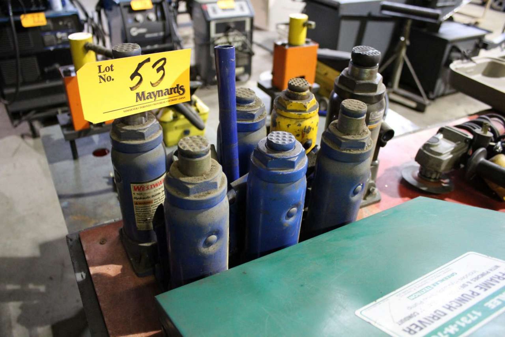 Westward (6) Bottle Jacks