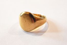18ct gold signet ring, approx.