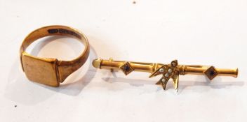 A gent's 9ct gold signet ring and 9ct seedpearl and red stone bar brooch,