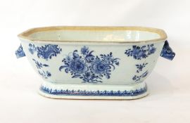 Chinese exportware blue and white shaped rectangular two handled tureen, porcelain,