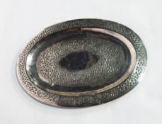Silver coloured oval small platter,