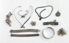 Quantity foreign silver coloured and silver jewellery including coin bracelet