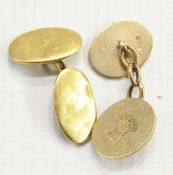 White gold wedding ring with textured cut decoration,