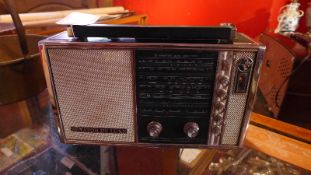 A 1970's Senator De Luxe world radio.
