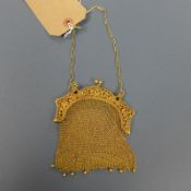 A fine quality late 19th Century yellow metal ladies purse, fine quality pierced floral decoration