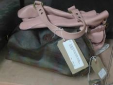 A designer Mulberry pink leather handbag, purchased from Mulberry along with a Mulberry washbag (2)