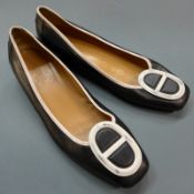 A pair of vintage designer Hermes women's shoes, made in Italy (2)