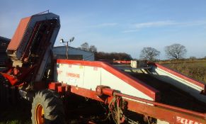 Reekie Z170M4
2 Row Potato Harvester
Full Share, 4 man pick table.