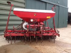 Horsch Pronto 4DC. 3 point linkage HYD fan, drill manager tramline and 
pre emergence marker.