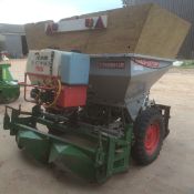 Reekie Space Setter Potato Planter
2 Cup potato planter complete with cup inserts, floating hood,