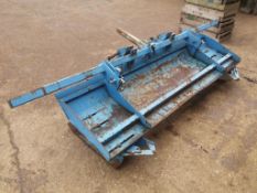 Standen potato planter forming hood.
c/w spare forming plate.
Location: Ely Cambridgeshire.