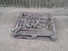 Stocks Dual Wheel Clamps.
Quantity of Stocks Wheel Clamps.