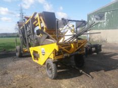 McConnell bale packer (approx 1980)
Serial Number 01BP32
makes packs of 16 or 20 conventional bales,