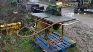Tractor PTO Saw Bench
NO VAT
Location: Great Missenden,
