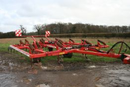 2000 Simba Horsch FG 4.5m stubble cultivator. Auto reset legs. Hydraulic folding. Linkage towed.