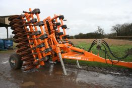 2010 Simba Unipress. 5.5m with pro-Active tines, hydraulic folding. Very good condition.
