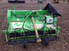 2010 Jones Engineering front mounted rubber flail carrot topper. Serial No: 1606