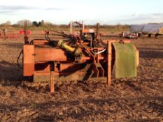 1995 Benedict front mounted topper with auger discharge