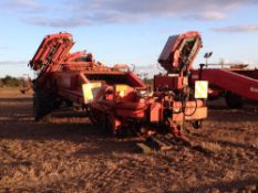 1997 Grimme Variant DL1700 trailed carrot harvester with hedgehog cleaner and wheel drive kit.