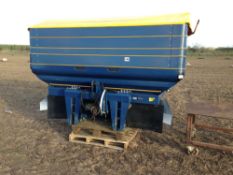 2014 KRM M3WD fertiliser spreader, Dynamic Secton Control ready with Patchwork section controller.