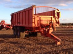 1999 Larrington 15t trailer with sprung drawbar, hydraulic tailgate, air brakes, front window and