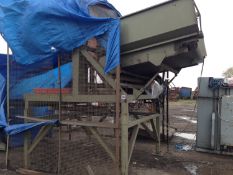 Herbert box tipper with 6ft feed belt. Serial No: 115.93.001