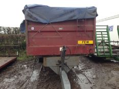 1995 Marshall tandem axle 15t trailer with hydraulic tailgate on 385/65R22.5 wheels and tyres.