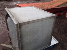 Hopper bin