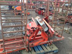 Checchi & Magli planter frame with land wheels