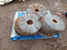 Qty of wire bristles