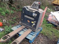 Linde T20 stand on platform pallet truck for spares