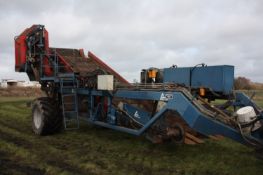 2004 Asa-Lift TRS150/170 trailed share lift carrot harvester with 56m square mesh main web, hedgehog