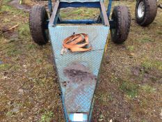 Single axle toilet trailer