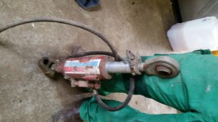 Hydraulic Top Lift - Location: Grantham, Lincolnshire