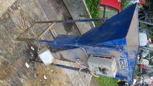 Grain metering set NO VAT Location: Great Missenden, Buckinghamshire