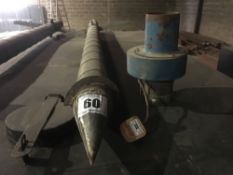 Screw-in grain aerator with fan