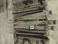 Quantity gate hinges and bolts