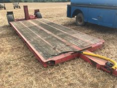 Low loader trailer