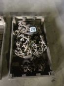 Quantity various tow chains