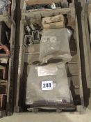 Quantity sliding door gear