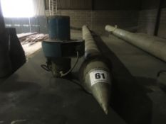 Screw-in grain aerator with fan