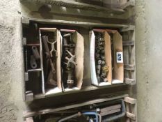 Quantity pins and spares