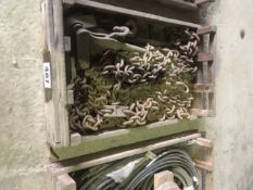 Quantity chains and clamps