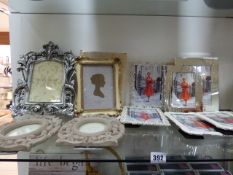 *12 Decorative Photo Frames