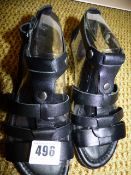 *Pair of Size 37 Gladiator Shoes - Black